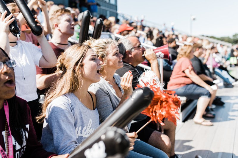 image of students, alumni and families at homecoming for alumni and families